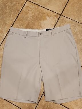 Greg Norman Collection Light Gray Chino Shorts
